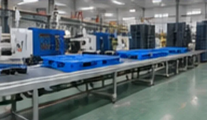 Injection molding equipment used for plastic product manufacturing